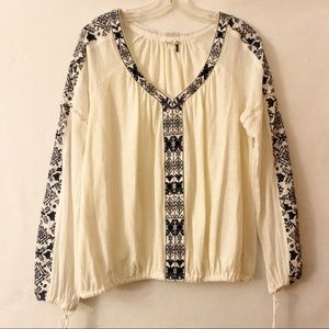Akemi + Kin Boho Peasant Blouse Size Large